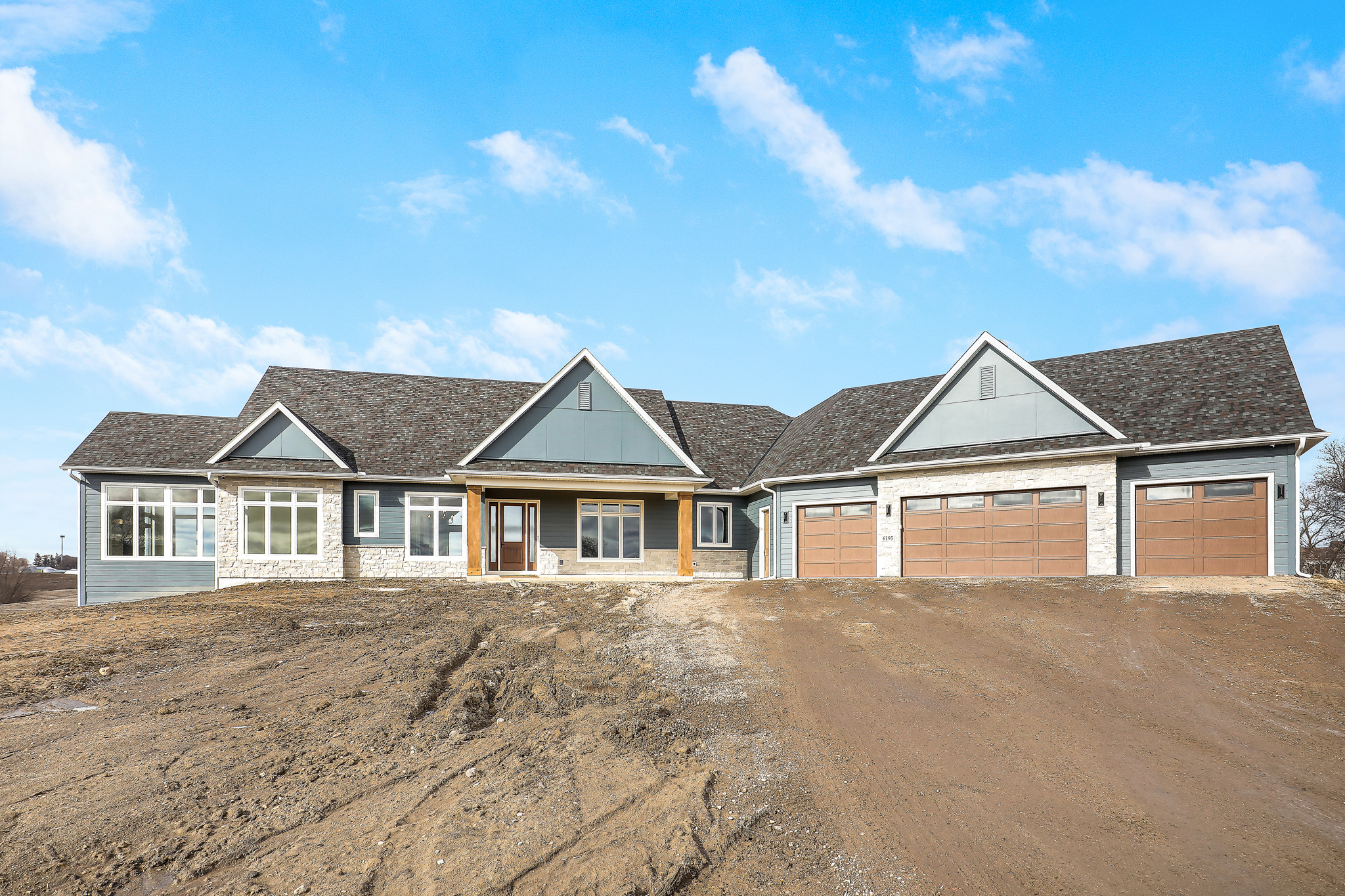1-8710Photography-High-Resolution-6195-Stephanie-Way-Independence-MN-55359-6.webp