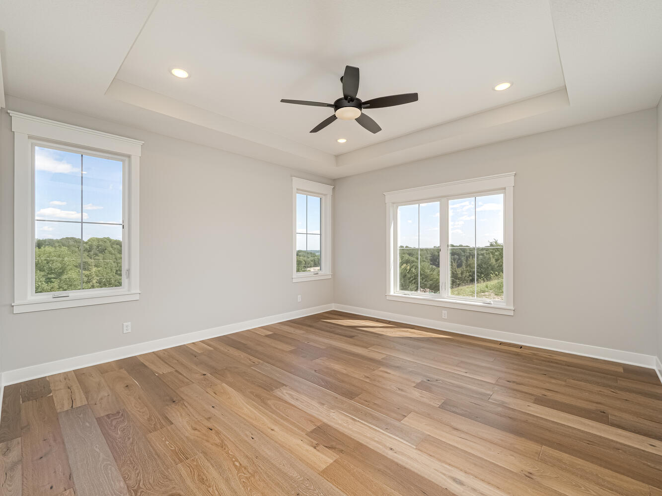 16-1653 Bolton Dr NW Buffalo MN-large-036-026-Master Bedroom-1334×1000-72dpi