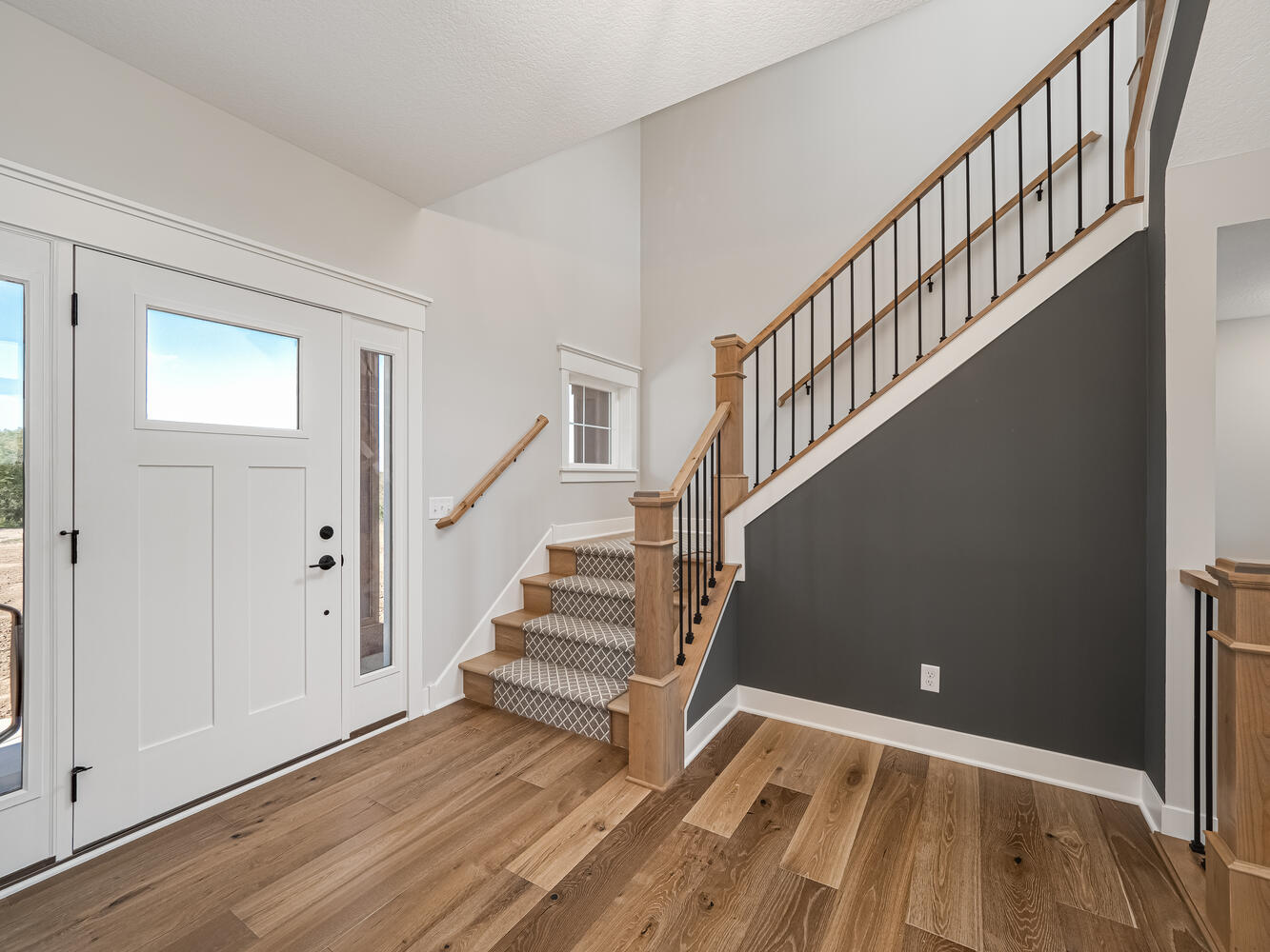 4-1653 Bolton Dr NW Buffalo MN-large-013-064-Foyer-1334×1000-72dpi