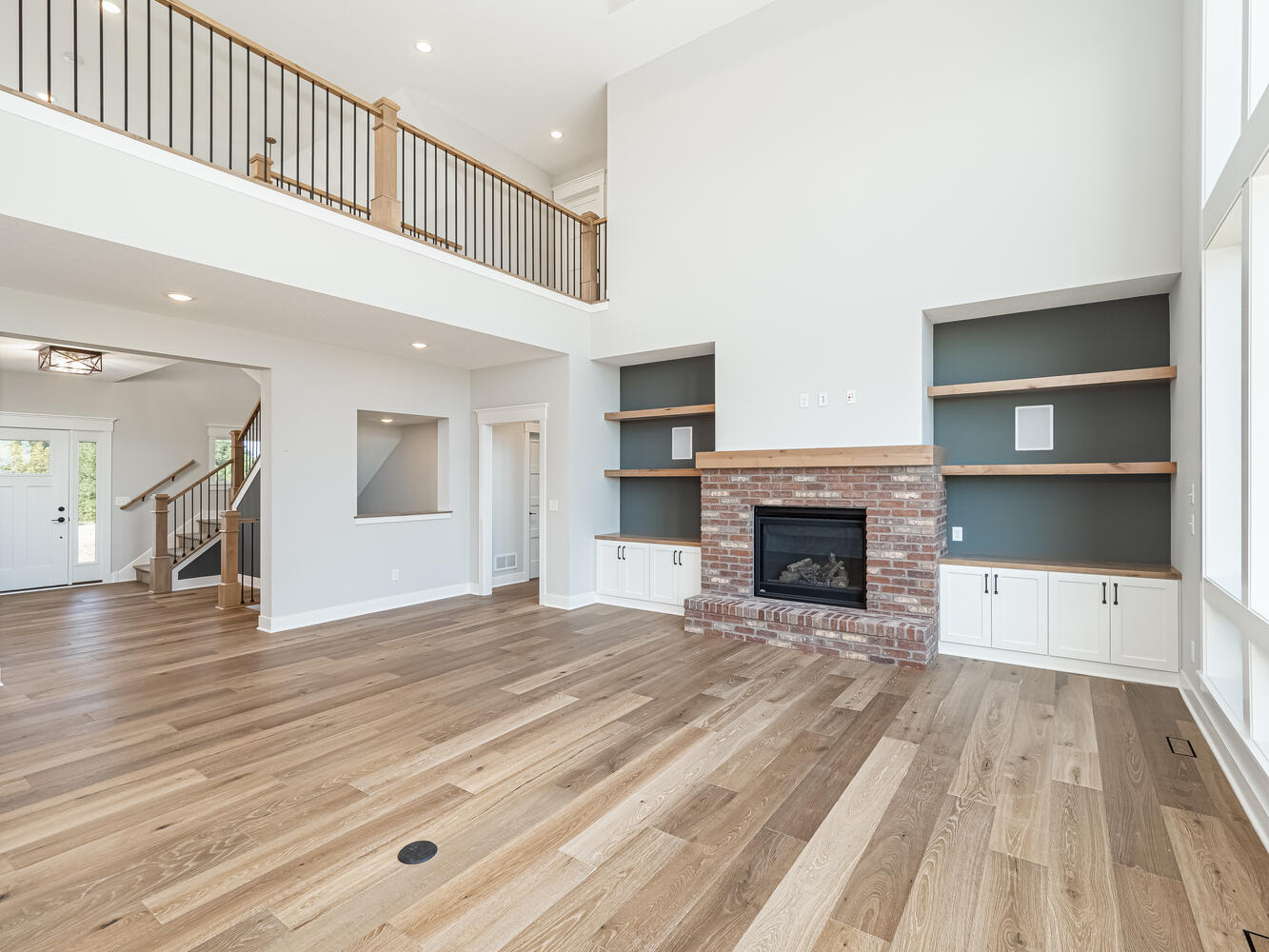 7-1653 Bolton Dr NW Buffalo MN-large-015-067-Living Room-1334×1000-72dpi